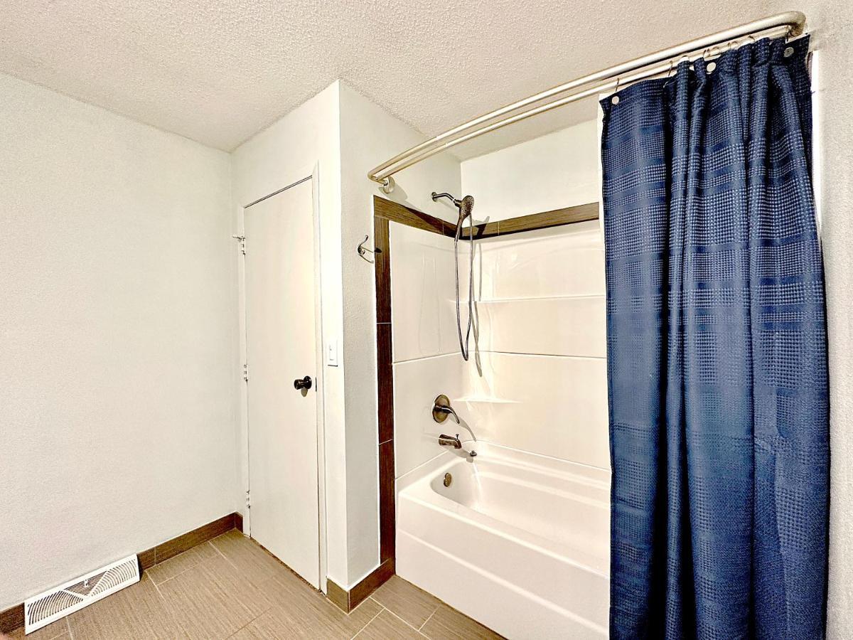 Bed and Breakfast Blue House Sioux Falls Exterior foto